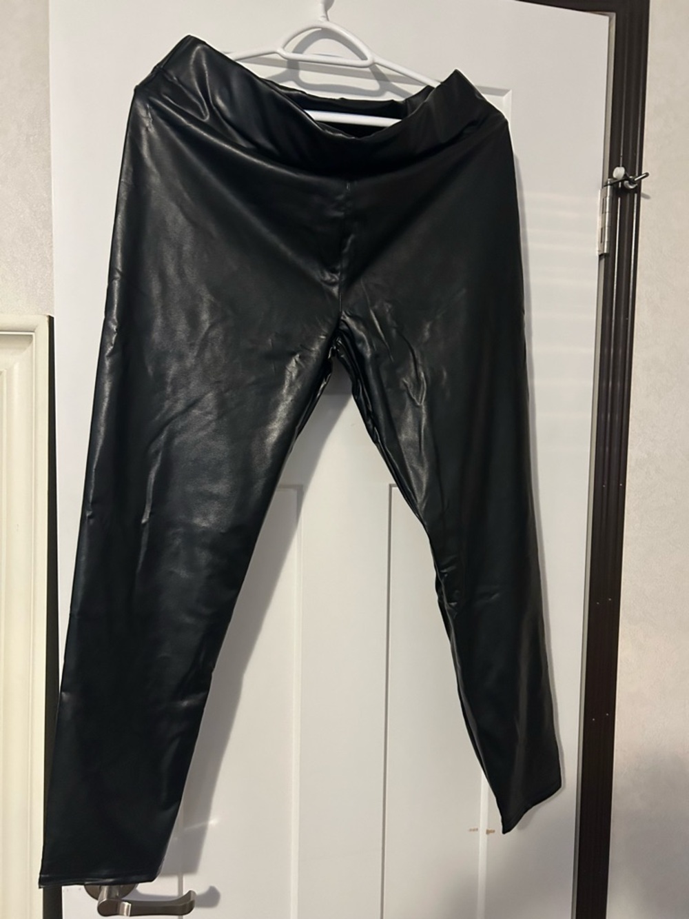 Women's High-Waist Faux Leather Leggings - Black